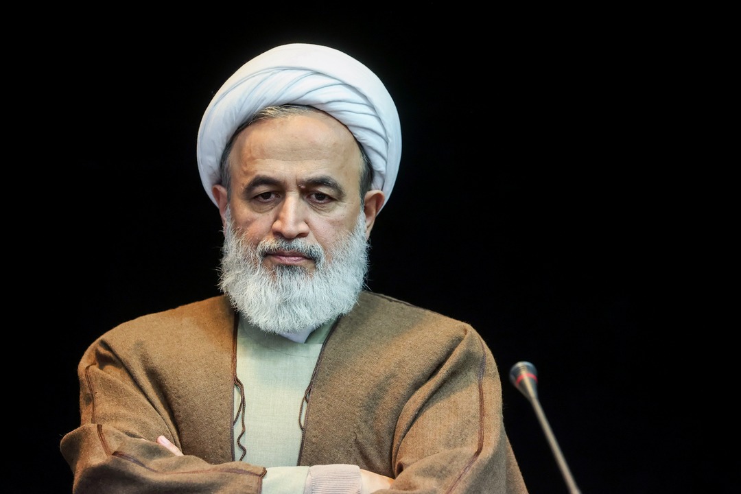 نشست صمیمانه جمعی از وعاظ و روحانیون با قالیباف
