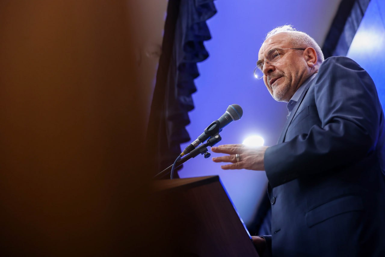  آیین تجلیل از اساتید و مدیران پژوهشی با حضور قالیباف