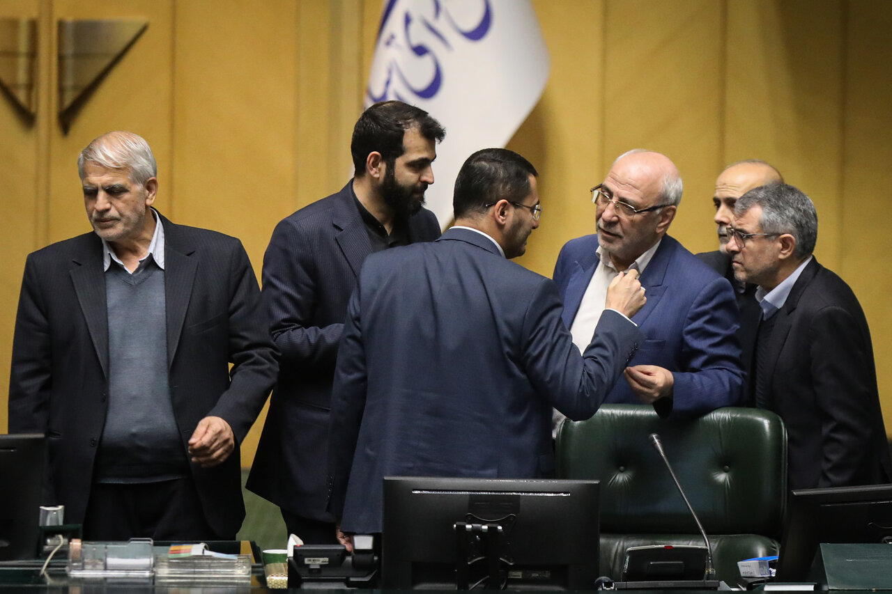 نشست علنی ۹ دی ماه مجلس