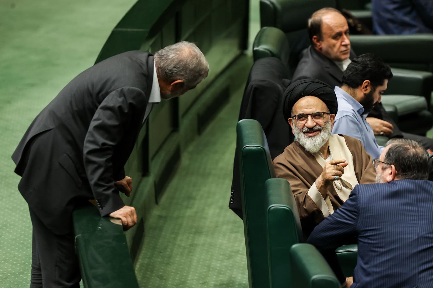 نشست بررسی برنامه هفتم توسعه در صحن علنی مجلس شورای اسلامی