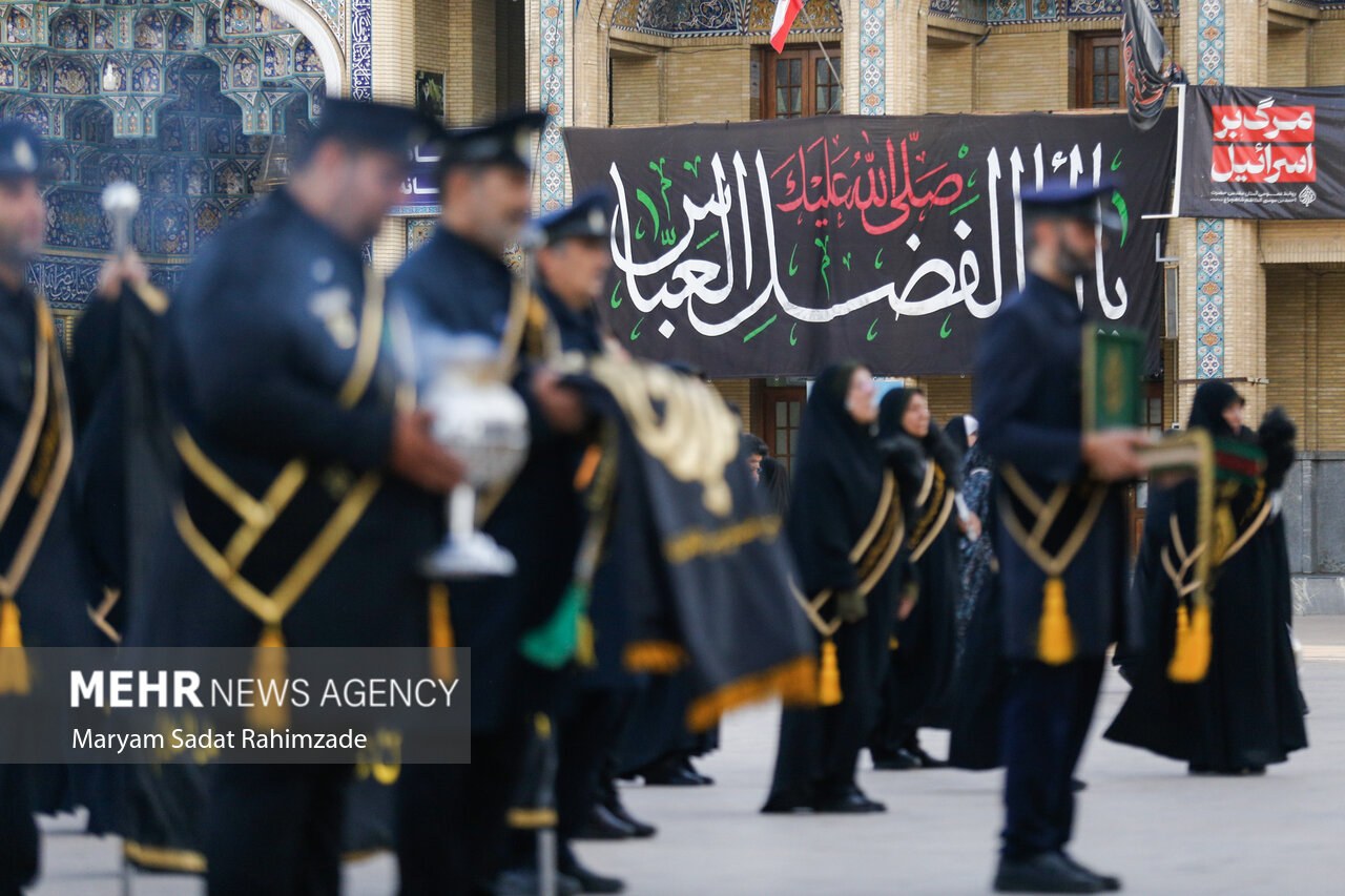 آئین تعویض پرچم حرم مطهر حضرت شاهچراغ(ع)