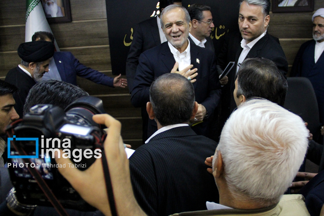 سفر رئیس جمهور به آذربایجان غربی