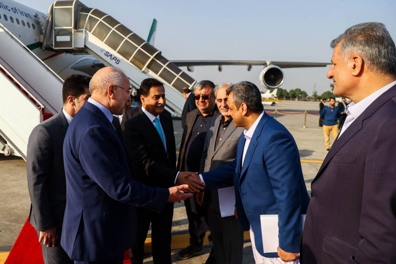 استقبال از قالیباف و هیئت پارلمانی همراه در بدو ورود به اسلام‌آباد - پاکستان