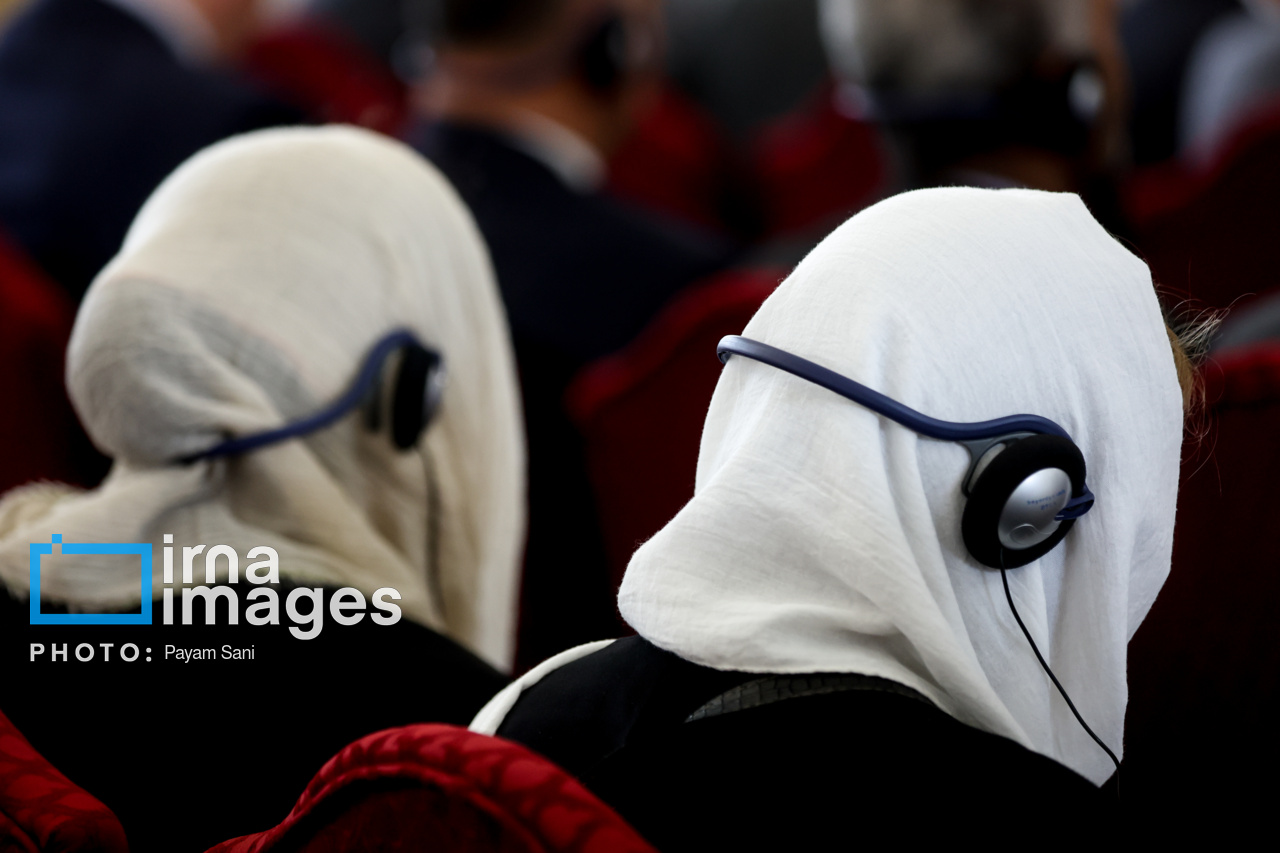 نشست سرپرست وزارت خارجه با سفرا 