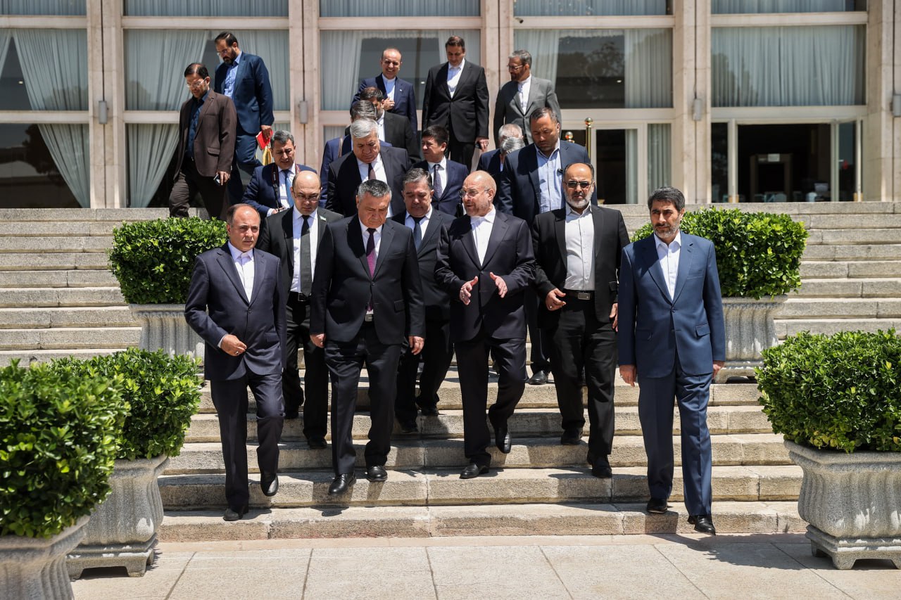 همراهی قالیباف در بازدید رئیس مجلس ازبکستان از صحن و دیگر ساختمان‌های مجلس