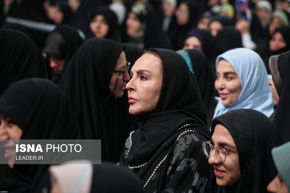  دیدار هزاران نفر از زنان و دختران با رهبر انقلاب