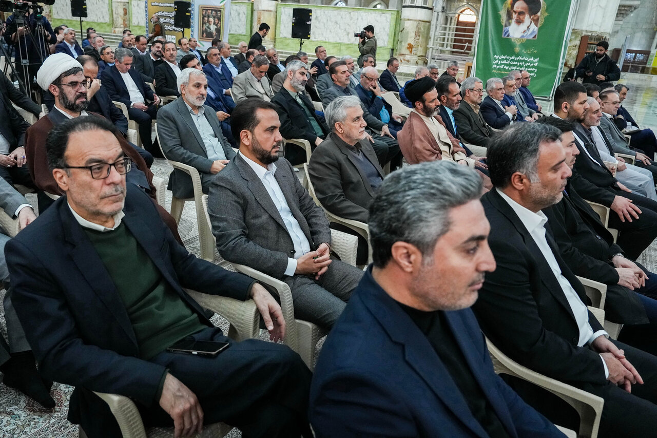 تجدید میثاق رئیس مجلس و نمایندگان با آرمان‌های امام(ره)