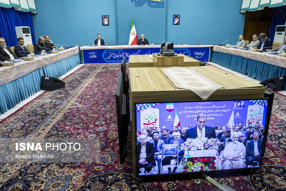 آیین بهره‌برداری از پروژه‌های عمرانی مناطق آزاد