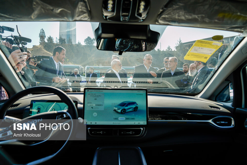 مراسم رونمایی از نخستین بسته حمل و نقل عمومی برقی تهران