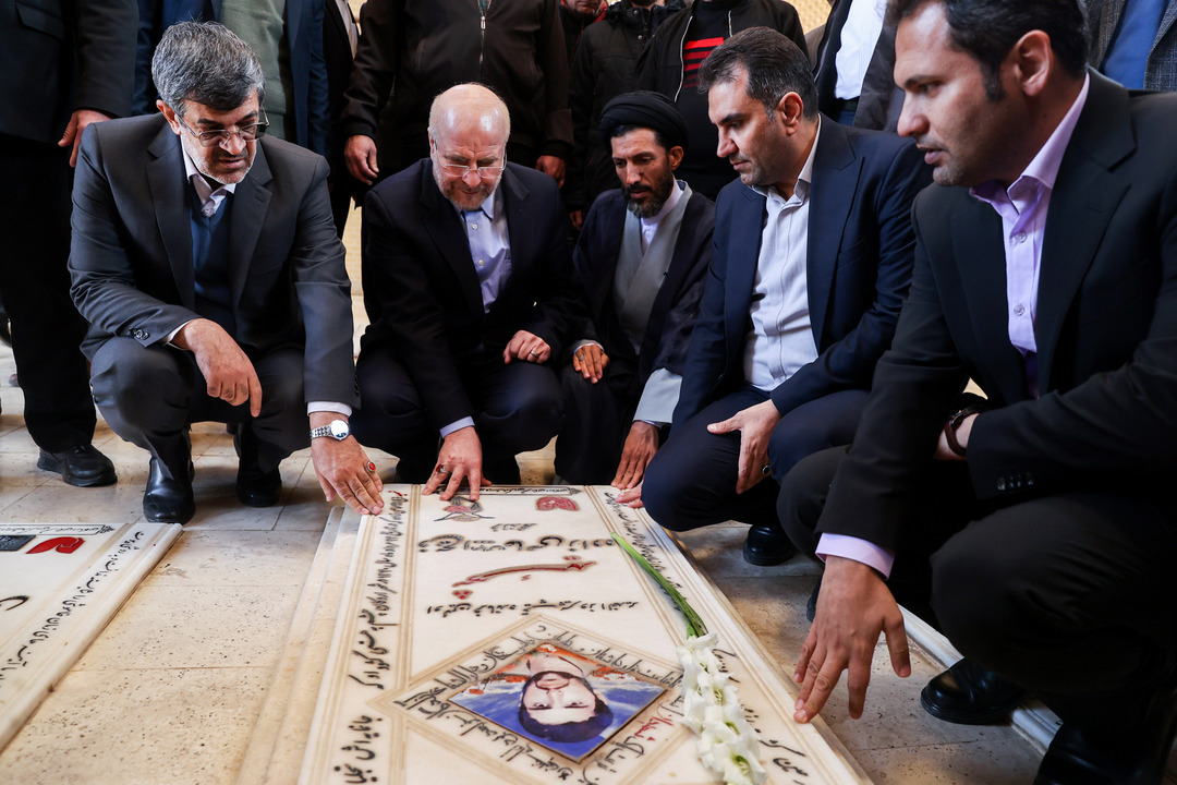  افتتاح دو مجموعه آموزشی در میبد و اردکان با حضور قالیباف 