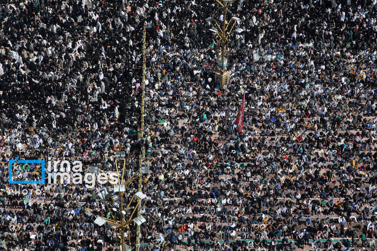 تحویل سال ۱۴۰۴ در حرم امام رضا (ع)