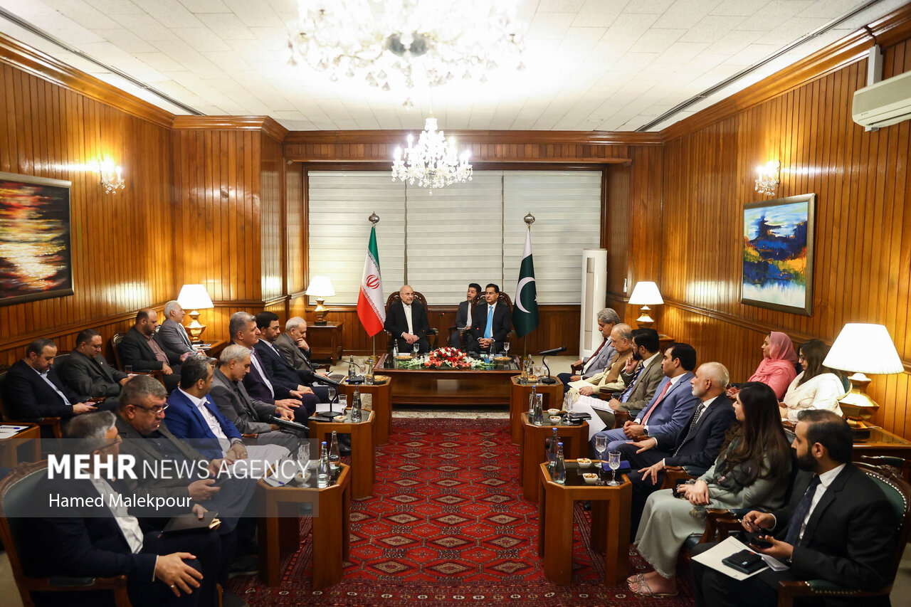 اولین روز سفر رئیس مجلس به پاکستان