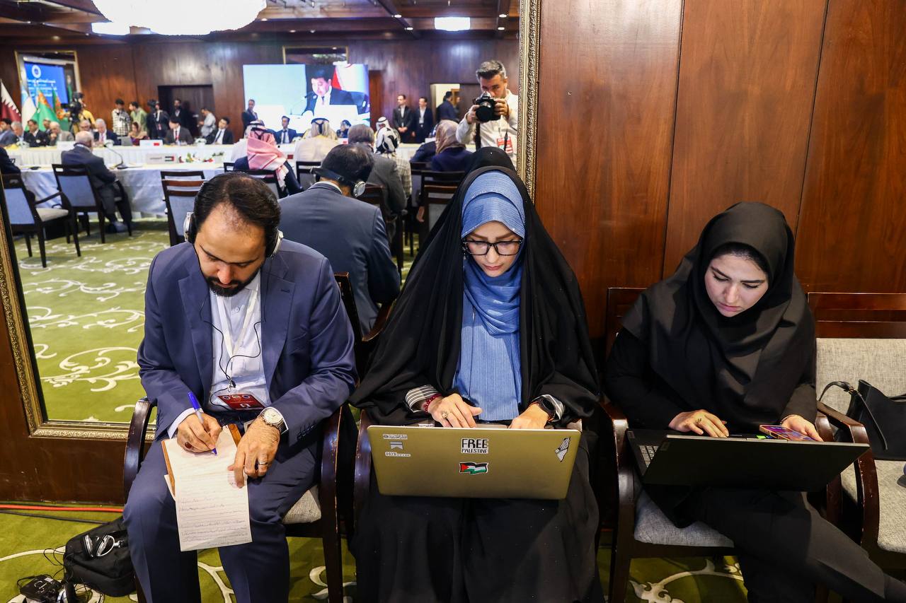 سخنرانی قالیباف در مراسم افتتاحیه نشست  (APA)