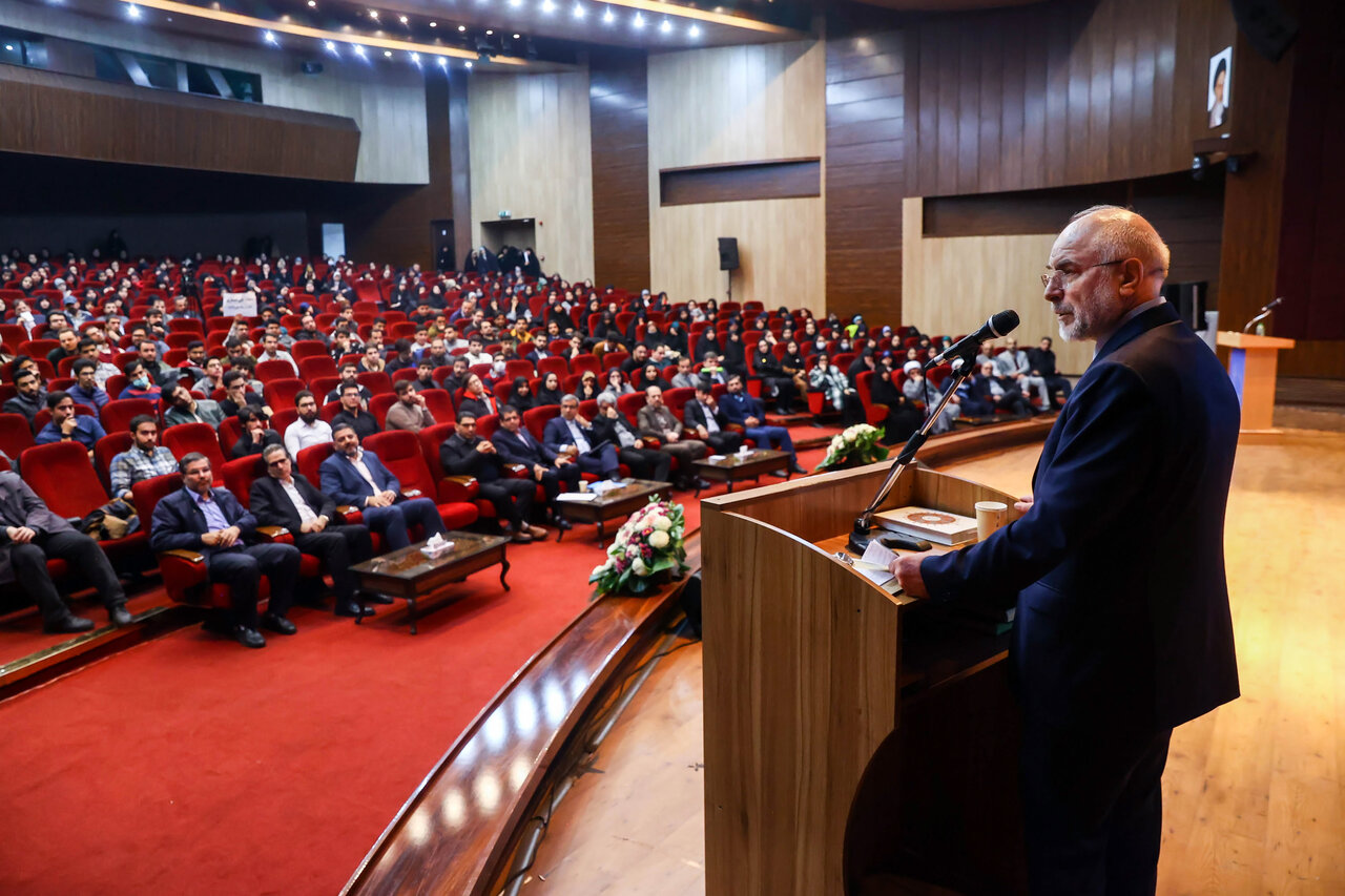 مراسم بزرگداشت روز دانشجو  با حضور قالیباف