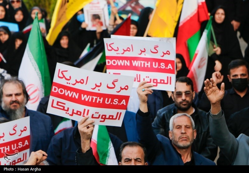 تجمع در محکومیت ترور سرداران ایرانی در اردبیل و زنجان