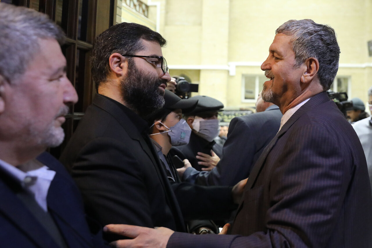 حضور قالیباف در مراسم ختم همسر و فرزندان معاون رئیس جمهور