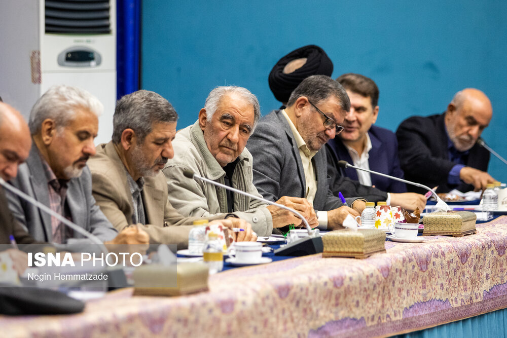 نشست بررسی راهکارهای تحقق انسجام ملی با حضور پزشکیان