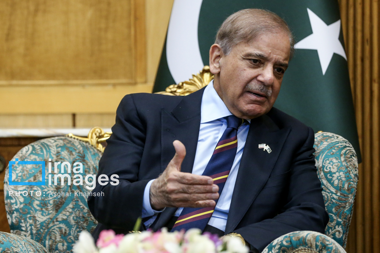 ورود نخست‌وزیر پاکستان به تهران