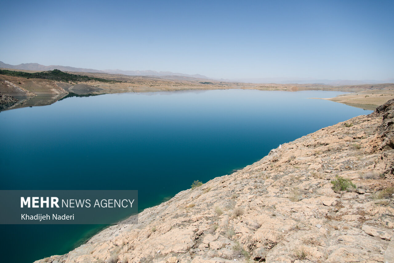 کم‌آبی پشت دیوار سد زاینده‌رود
