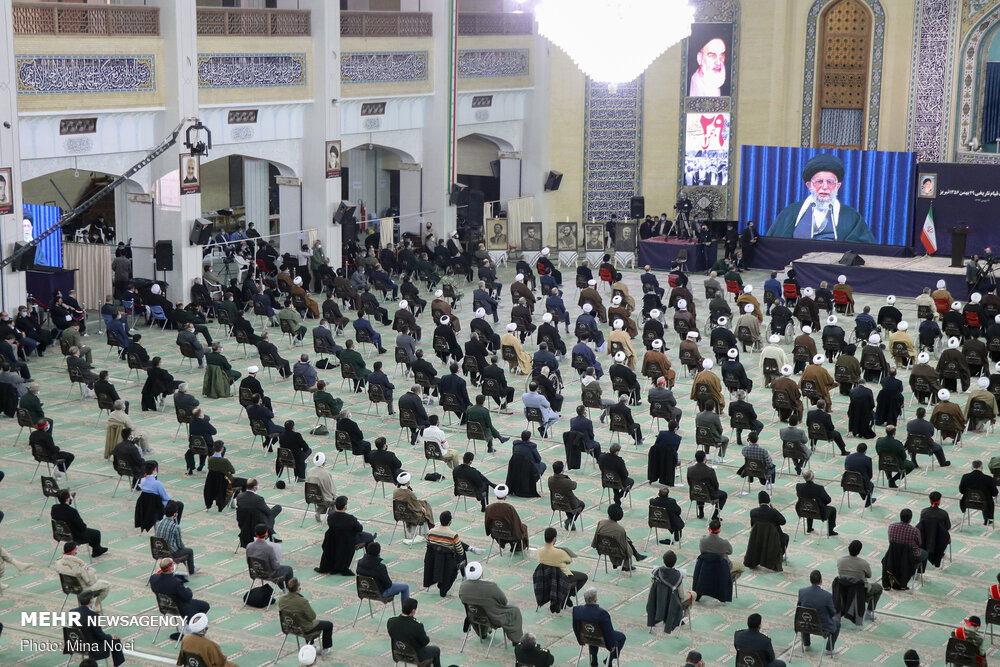 پخش زنده سخنرانی رهبر انقلاب 