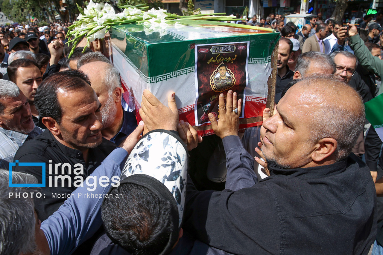 تشییع پیکر شهید مدافع وطن در سنندج