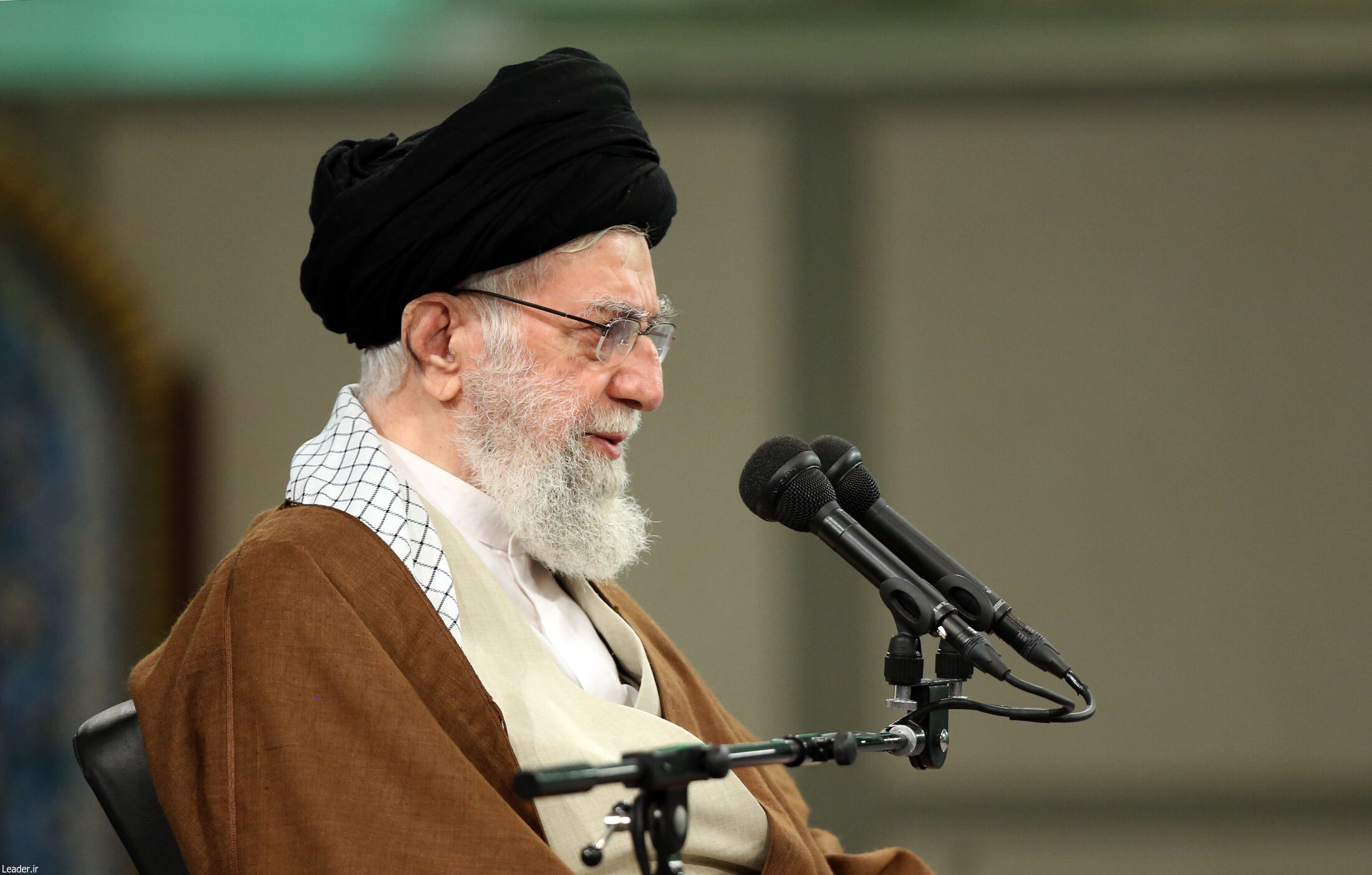 دیدار معلمان با رهبر انقلاب در روز معلم