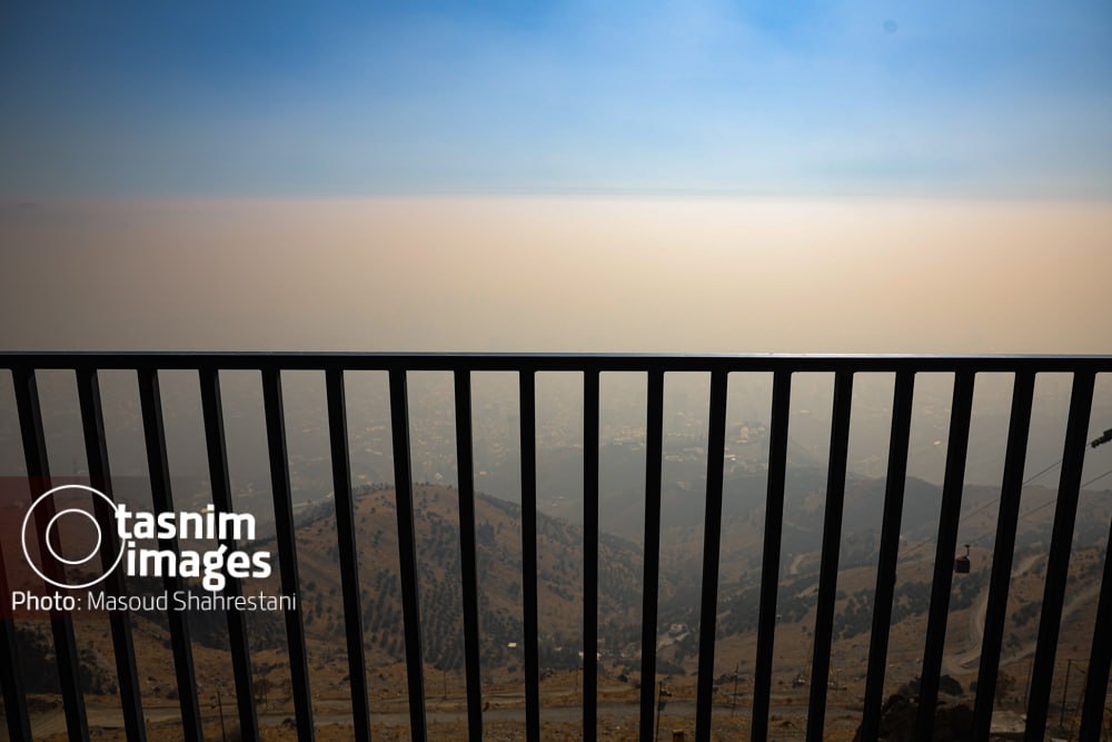 تهران زیر چتر دود