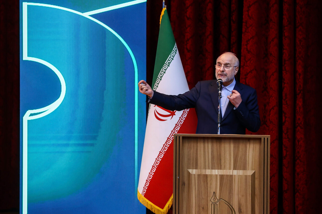 مراسم بزرگداشت روز دانشجو  با حضور قالیباف