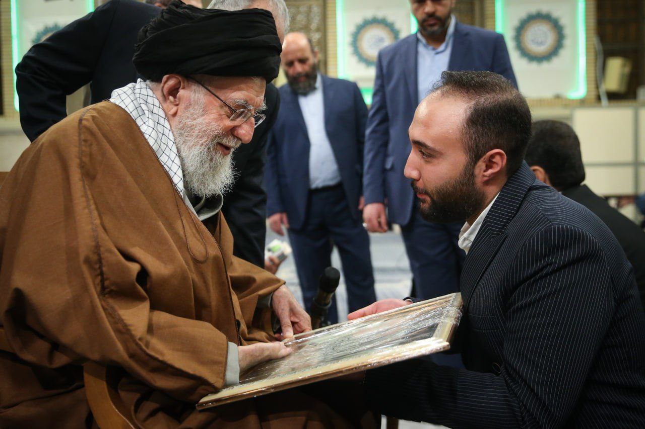 دیدار شاعران و اهالی فرهنگ و ادب فارسی با رهبر انقلاب