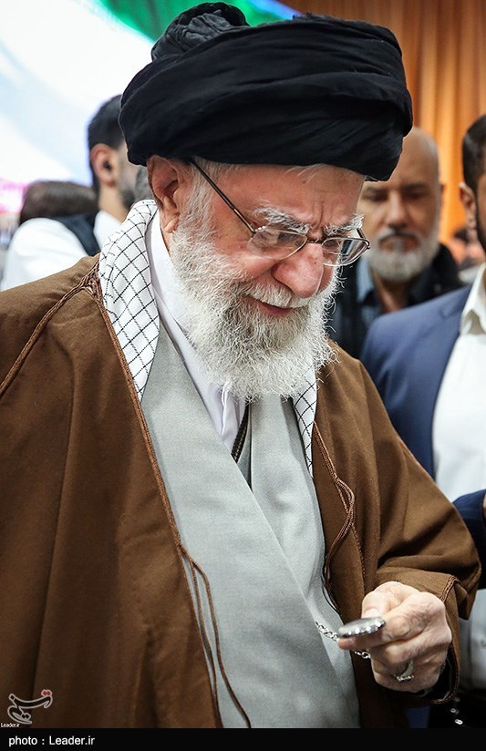 بازدید رهبر انقلاب از نمایشگاه توانمندی‌های بخش خصوصی