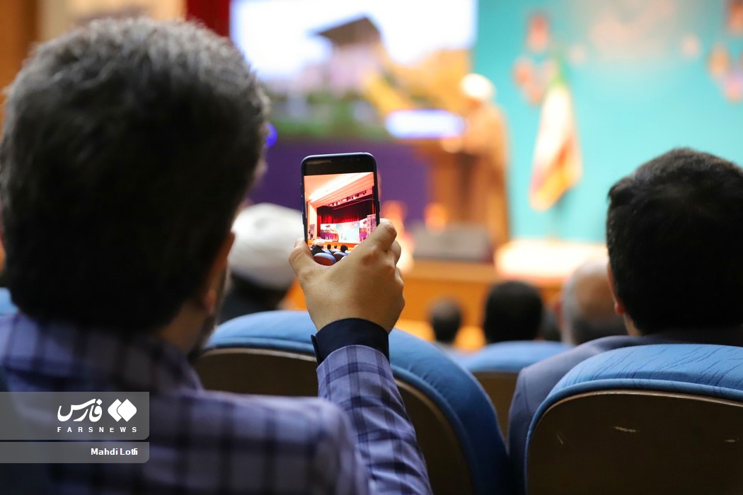 دیدار رئیس‌جمهور با نخبگان استان اصفهان