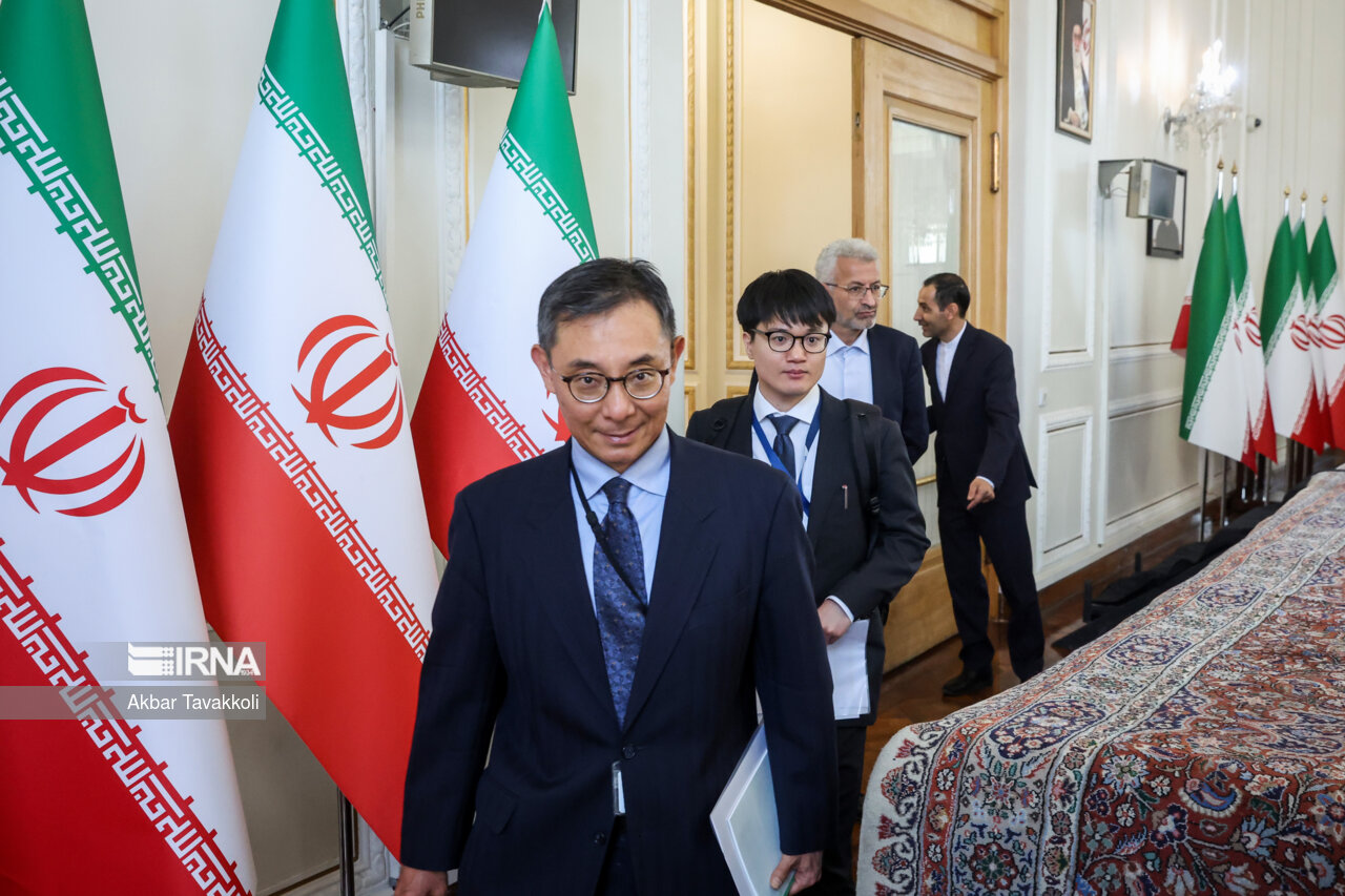 نشست وزیر خارجه با سفرای خارجی مقیم تهران