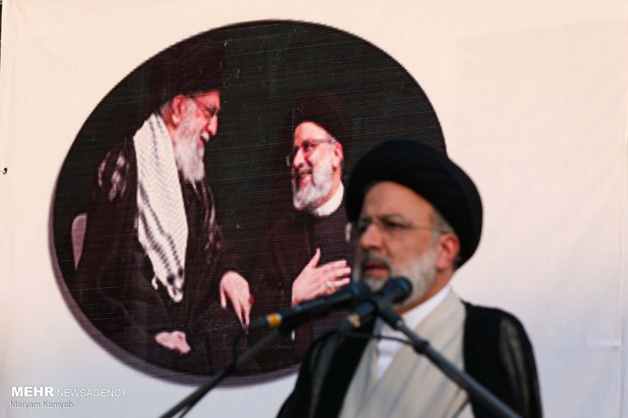 حضور سید ابراهیم‌ رئیسی در جمع فرهنگیان