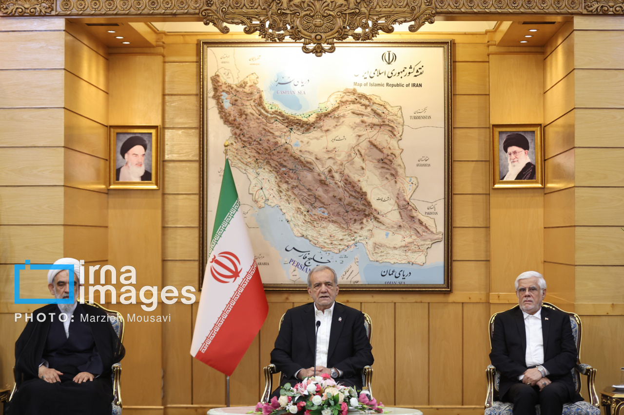 بدرقه رئیس‌جمهور به چین