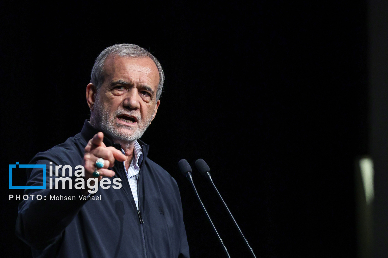 تجلیل از معلمان نمونه کشوری با حضور رئیس جمهور