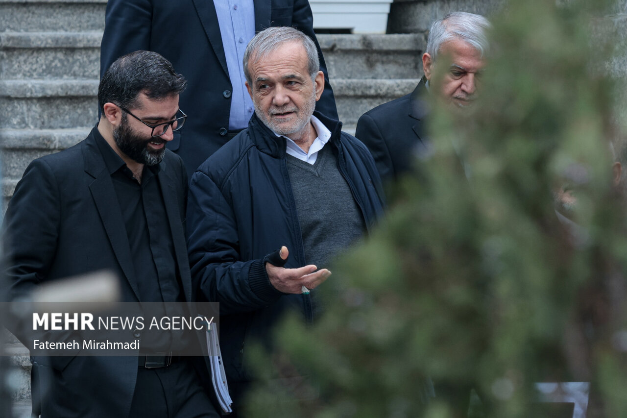 حاشیه جلسه هیئت دولت