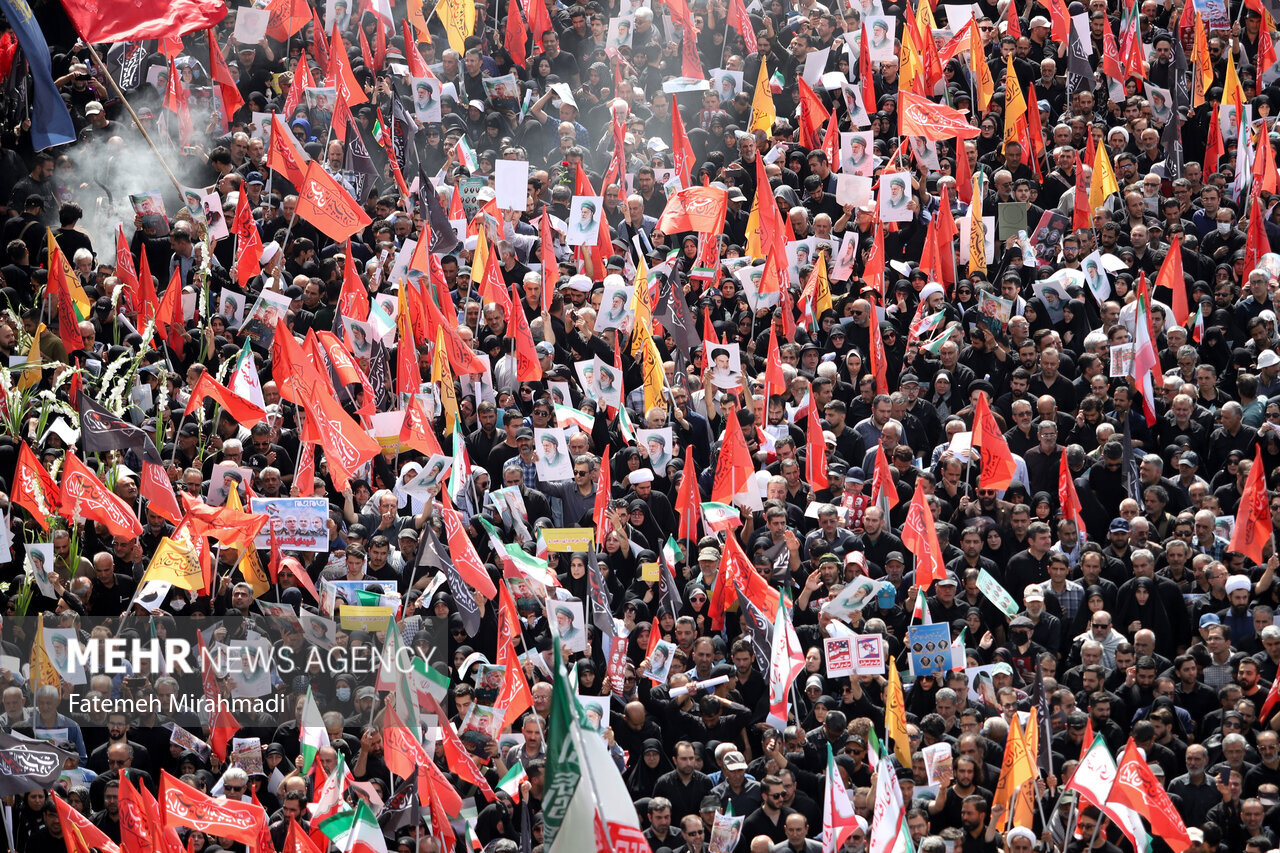 تشییع پیکر ۶۰ شهید اقتدار در تهران
