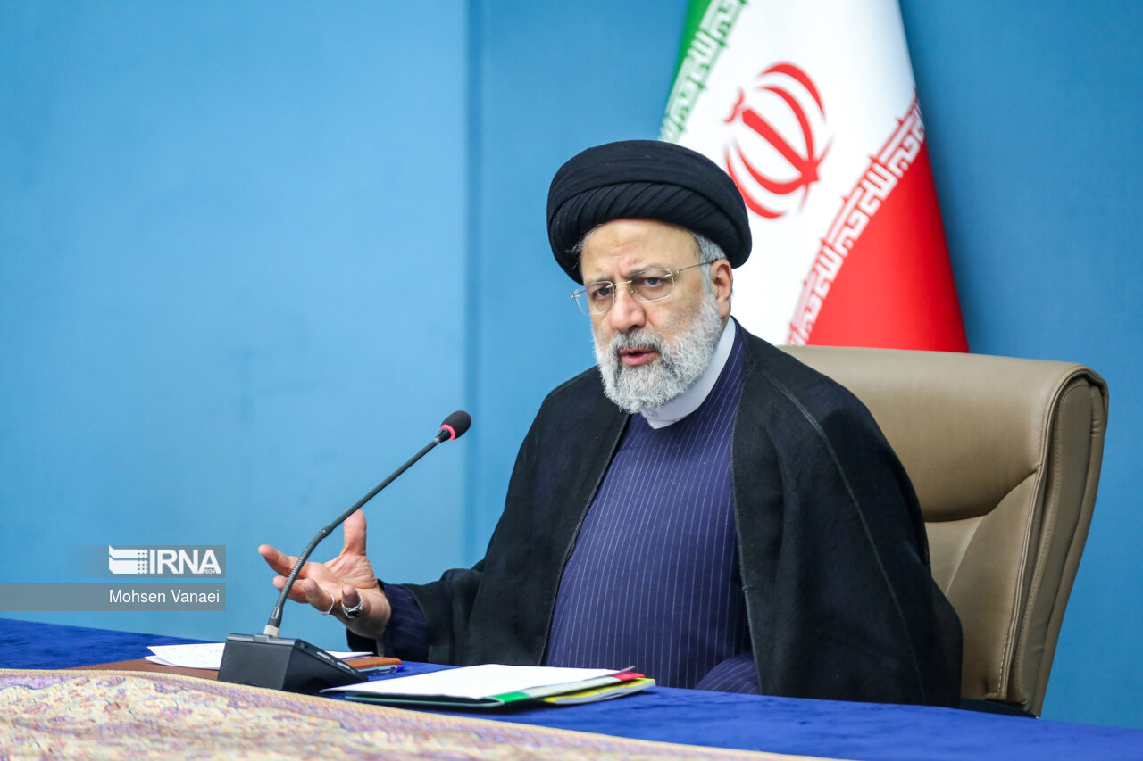 نشست مسئولان و حلقه های میانی تولید و اقتصاد مردمی با رئیس جمهور