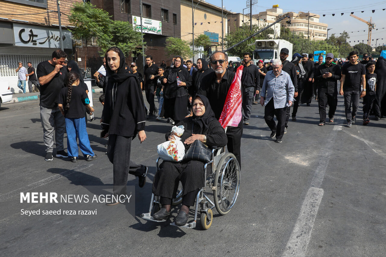  مراسم پیاده‌روی جاماندگان اربعین