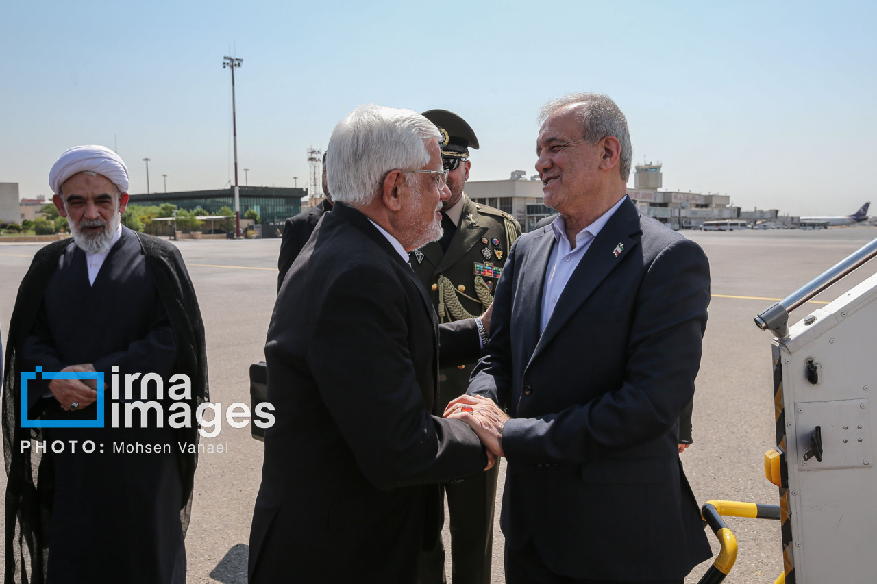 تصاویر بدرقه رئیس‌جمهور در سفر به پاکستان