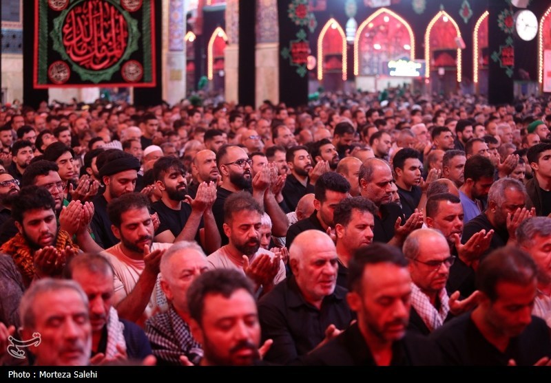 حرم مطهر امام حسین (ع) در شب اربعین