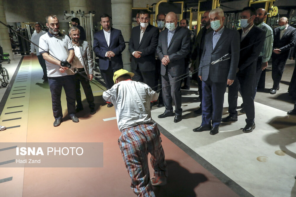 بازدید قالیباف از خیریه بهشت امام رضا (ع)