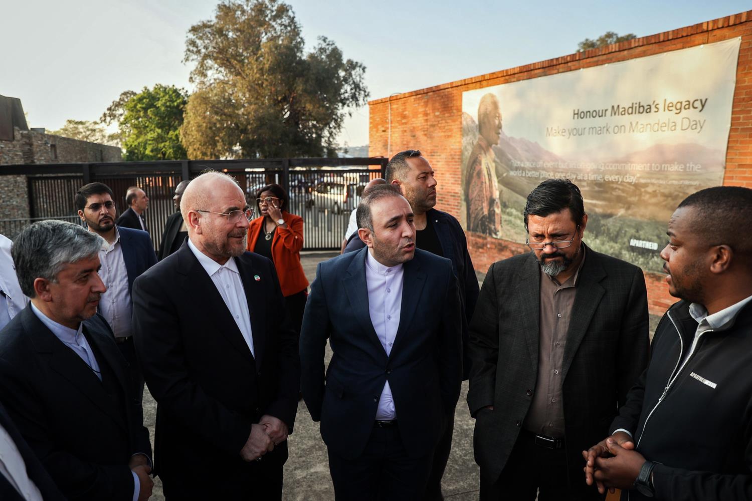 بازدید قالیباف از موزه آپارتاید در ژوهانسبورگ آفریقای جنوبی