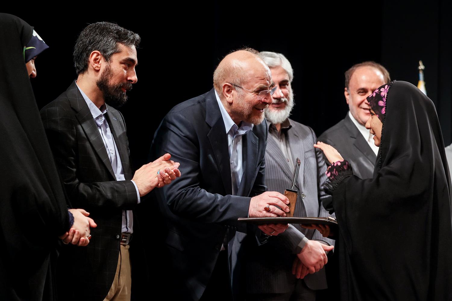 مراسم گرامیداشت روز کتاب، کتابخوانی و کتابدار با حضورقالیباف