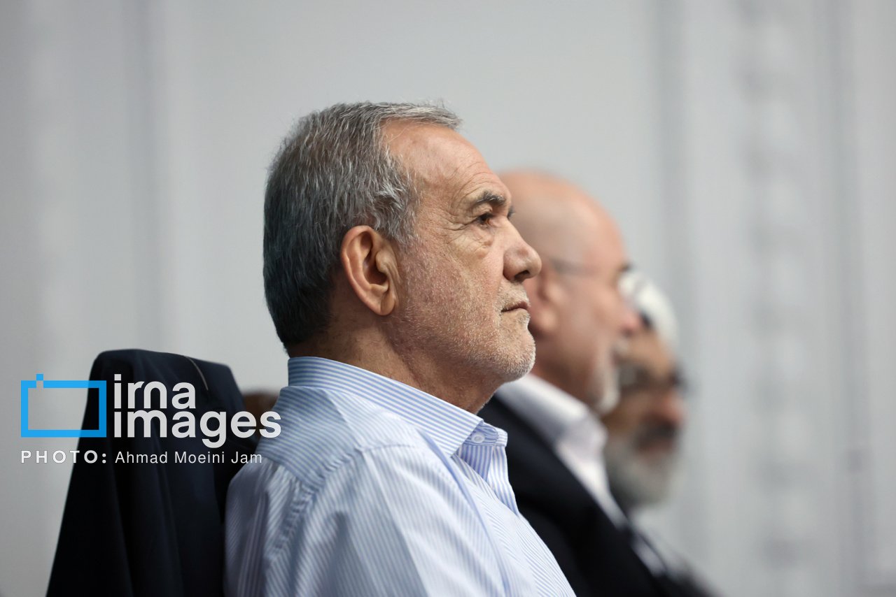 جلسه شورای عالی انقلاب فرهنگی