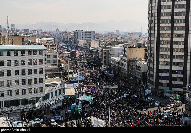 حضور رئیس جمهور در راهپیمایی ۲۲ بهمن 
