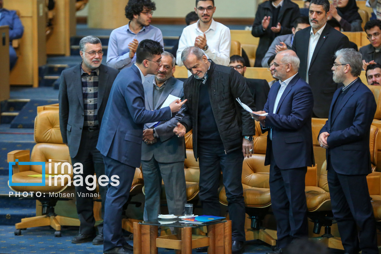 پزشکیان در مراسم تجلیل از مدال آوران المپیاد ۲۰۲۴
