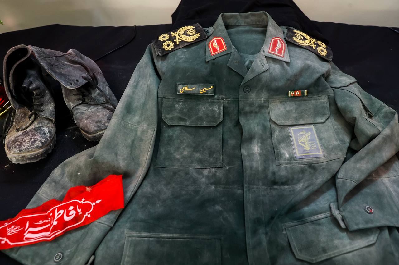 نمایش لباس‌ها و آثار به جامانده از سپهبد شهید سلامی