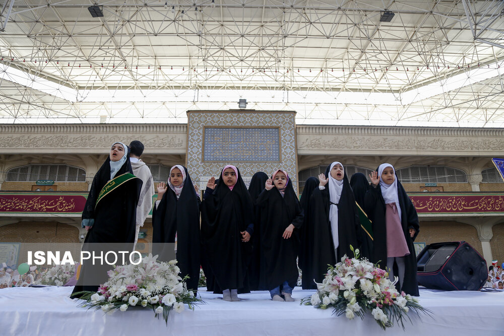 جشن تکلیف دختران در حرم مطهر بانوی