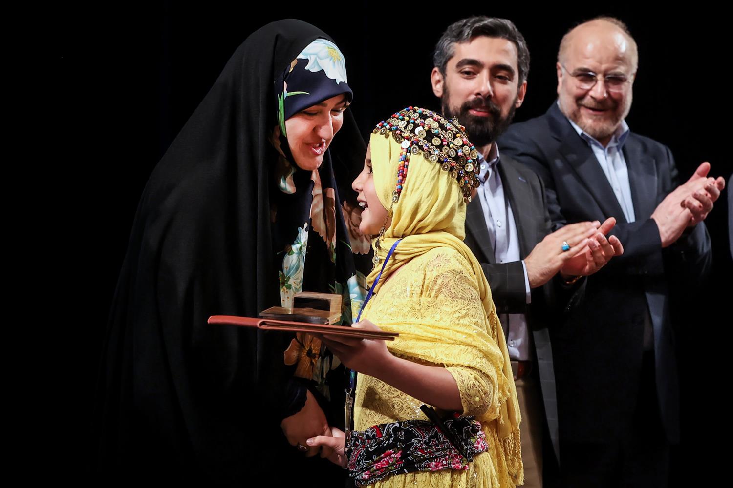 مراسم گرامیداشت روز کتاب، کتابخوانی و کتابدار با حضورقالیباف